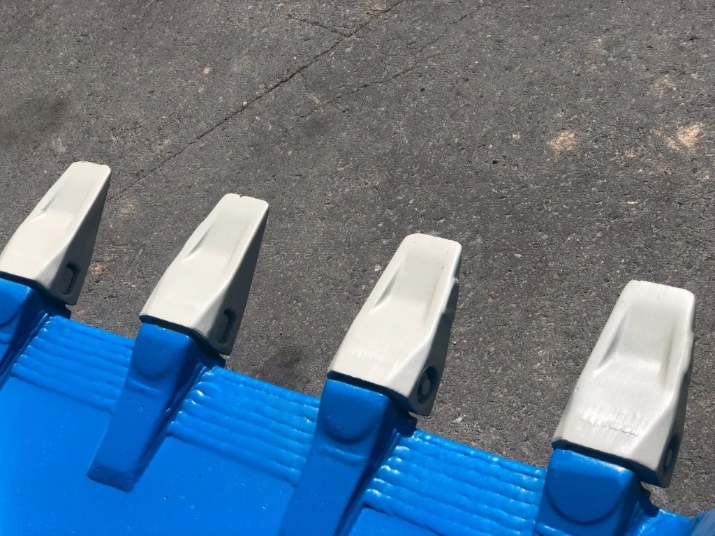 0.7用トロンメル,サイレントアミダス,アタッチメント,ユンボ,オカダアイヨン,OKADA,整備済み